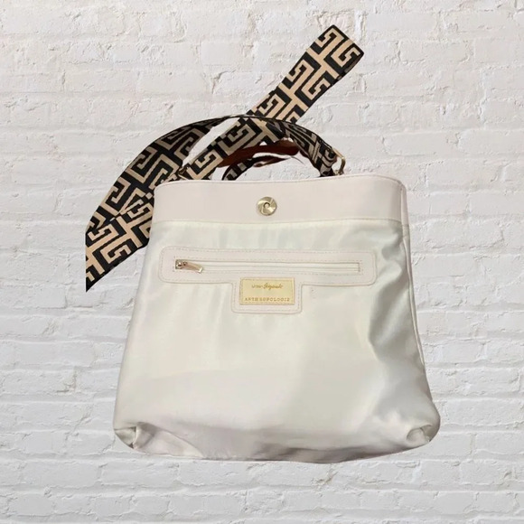 Anthropologie Urban Originals White Bag with Wooden Handles - Picture 7 of 9